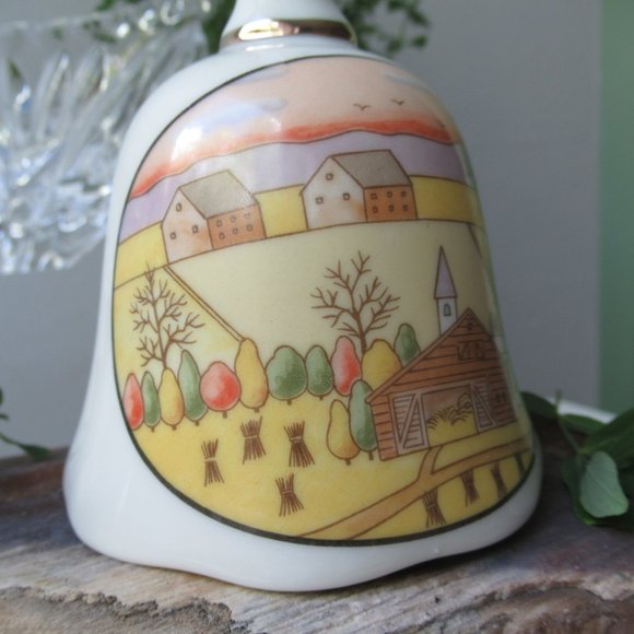 Porcelain Bell Village Landscape, Japan - Picture 6 of 13